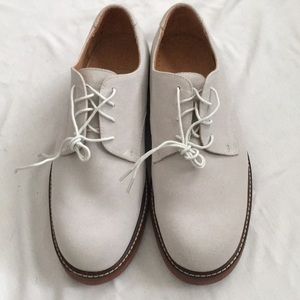 Dress shoe
